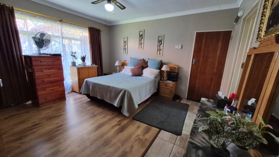 5 Bedroom Property for Sale in Fichardt Park Free State